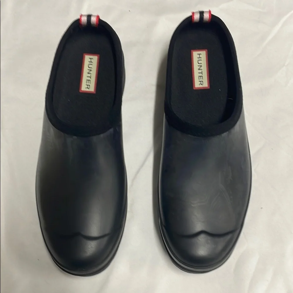 Hunter Black Slip-On Clogs‎